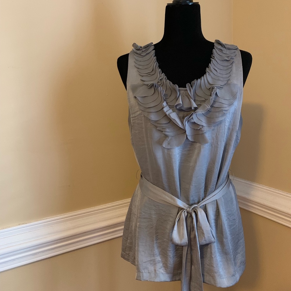 Gray ruffle front sleeveless top - Picture 2 of 7